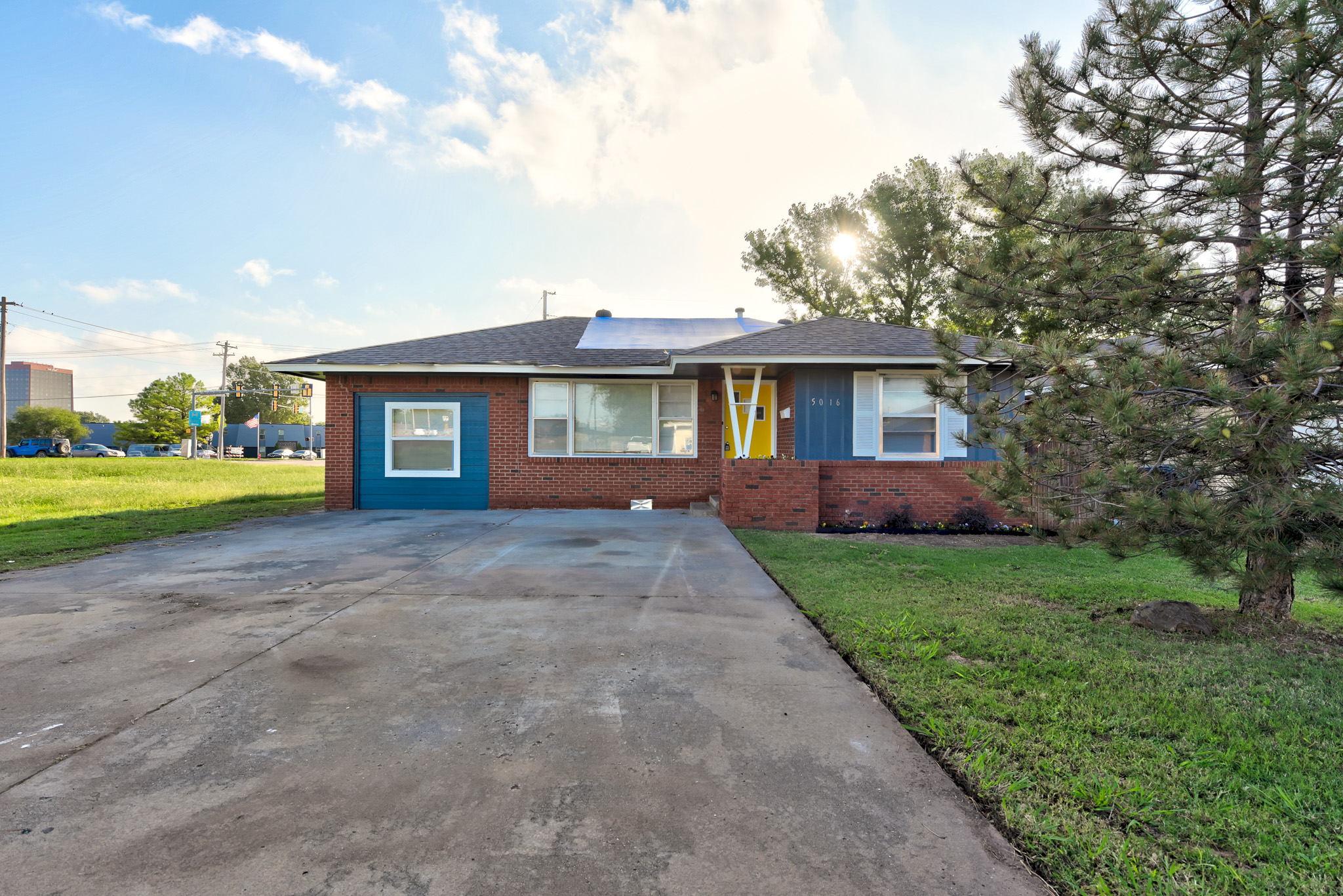 5016 North Woodward Avenue